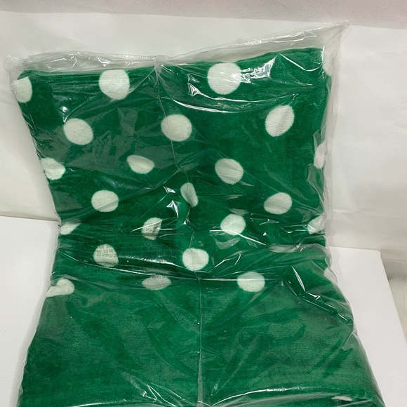 New Kate Spade Green Polka Dot Beach Towel - Picture 7 of 7